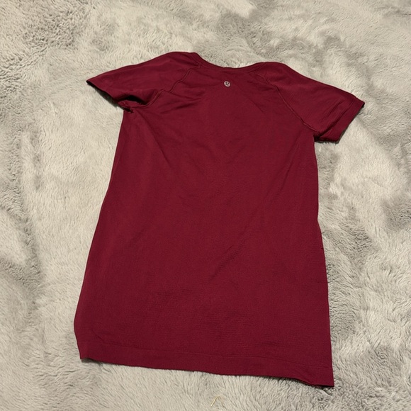 Women’s Lululemon Swiftly Tech Long Length Short Sleeve Top - Picture 3 of 3